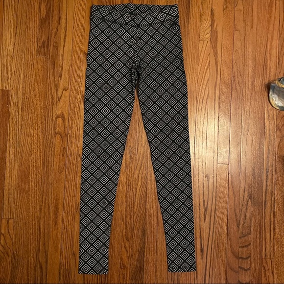 PINK - Geometric Leggings - Picture 1 of 3